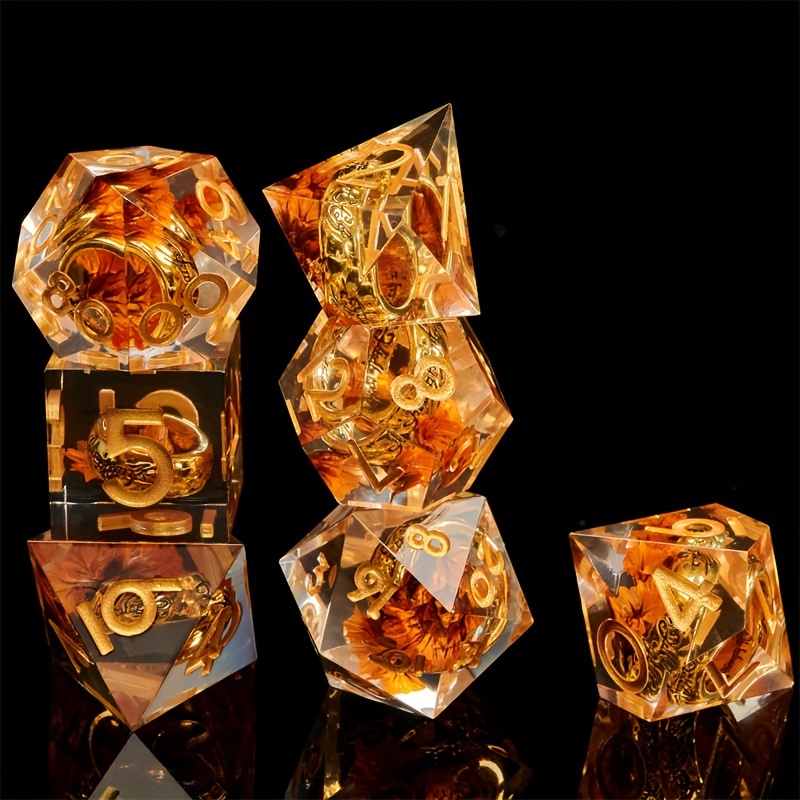 Lilac-Purple Dried Flower Gilded Engraved Ring Dice Set